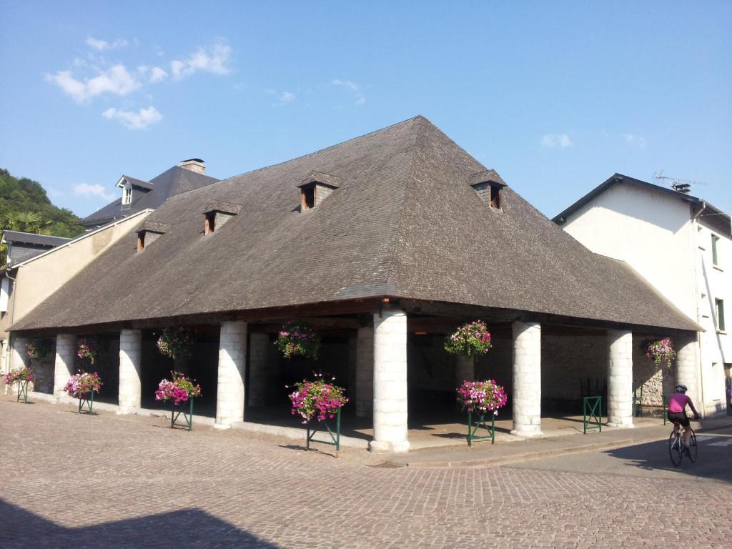 Auberge La Bergerie Sainte-Marie-de-Campan Exterior photo